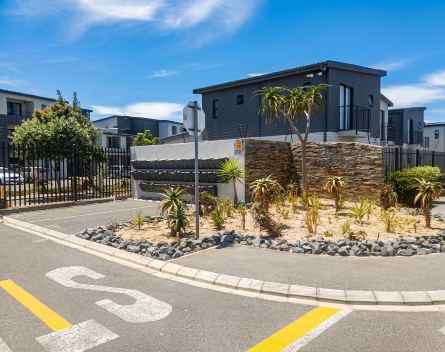 3 Bedroom Property for Sale in Parklands North Western Cape